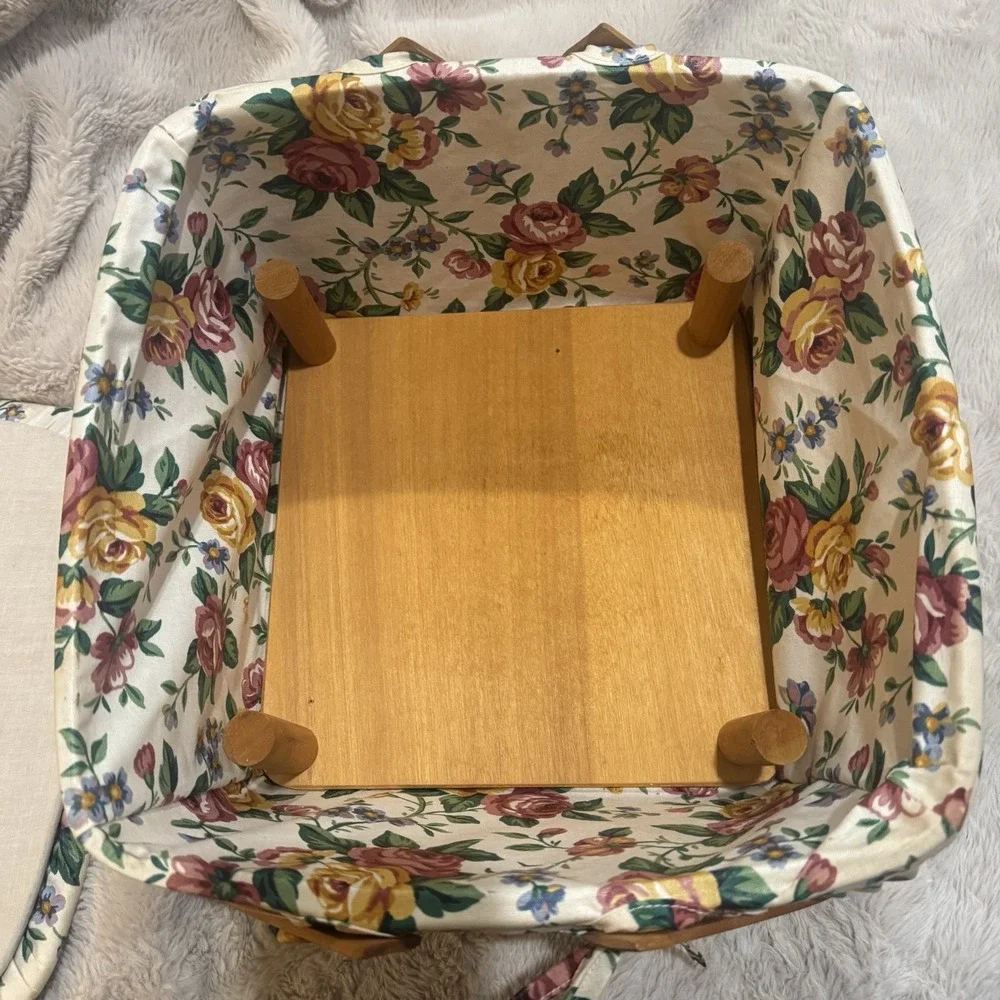 1997 LONGABERGER WOVEN TRADITIONS CAKE BASKET COMBO W/LINER PROTECTOR PAD LID
